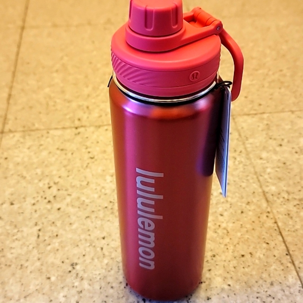 NWT LULULEMON Back To Life Red Sports Bottle 24 Oz Insulated Leak Proof
